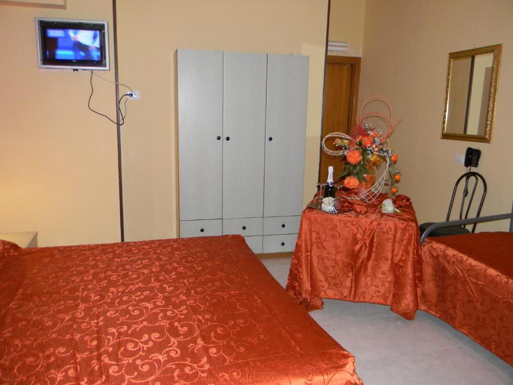 Hotel Mi.ro. Casalnuovo Di Napoli Zimmer foto
